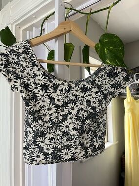 Mossimo Supply Co. Black & White Floral Scoop Crop Top